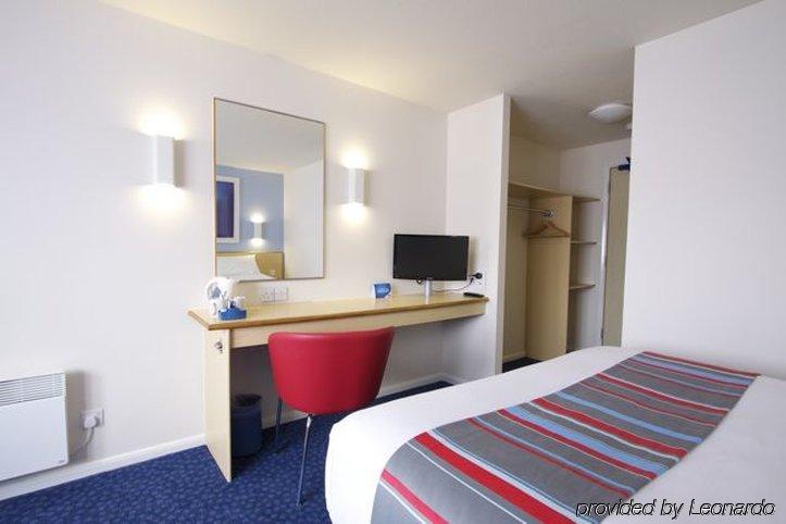 Travelodge Battersea London Ngoại thất bức ảnh