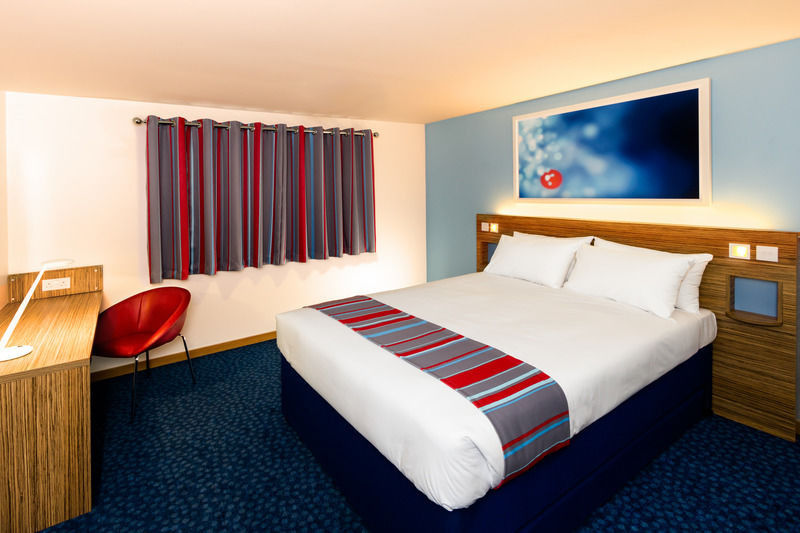 Travelodge Battersea London Ngoại thất bức ảnh