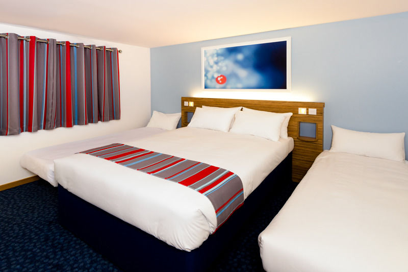 Travelodge Battersea London Ngoại thất bức ảnh