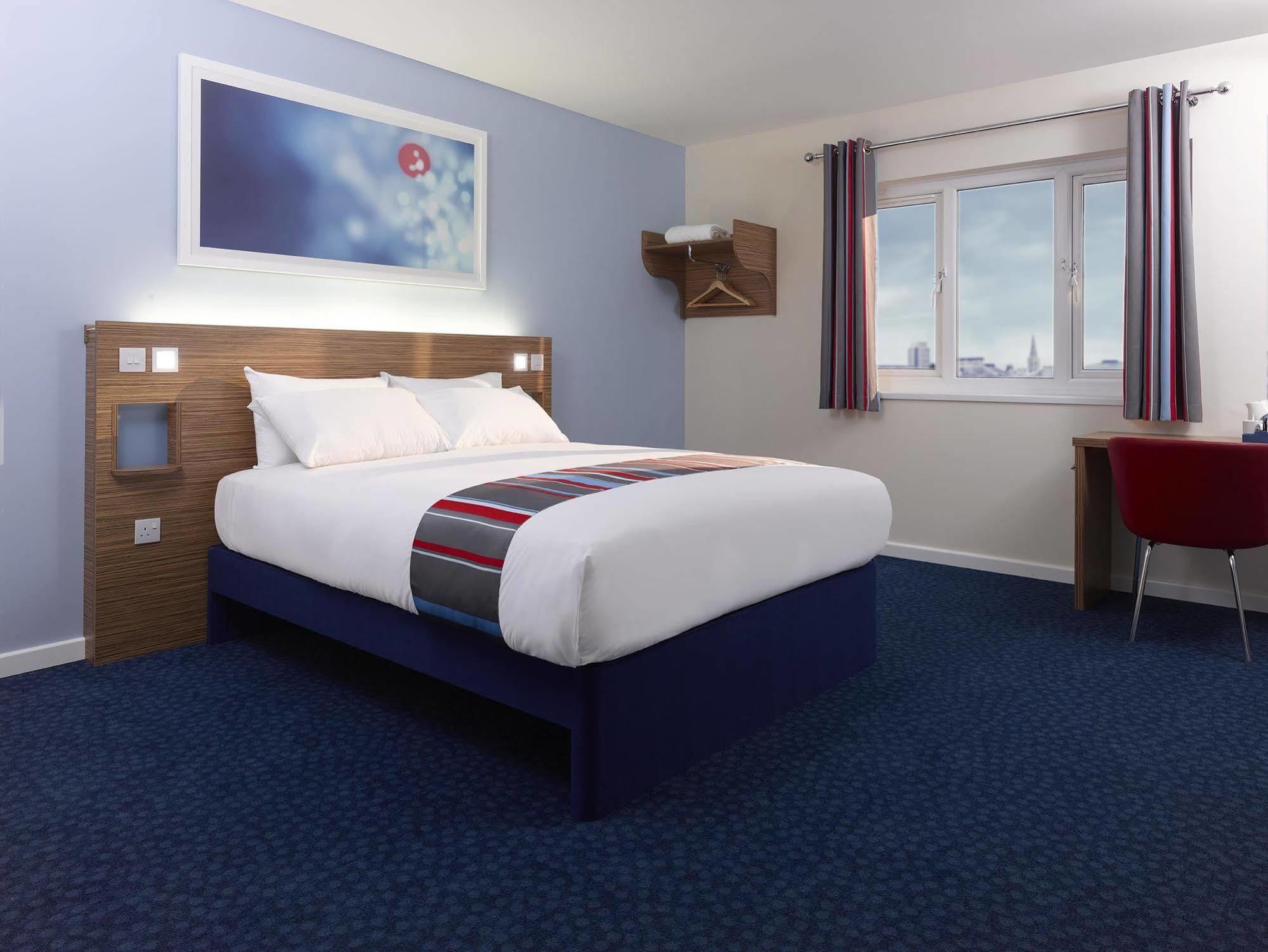 Travelodge Battersea London Ngoại thất bức ảnh